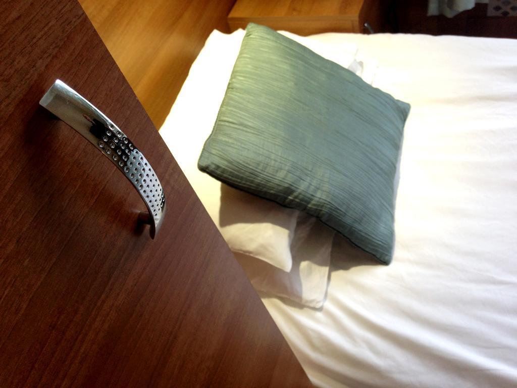 The Avalon House Hotel St Albans Room photo
